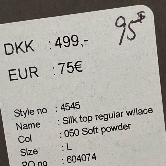 Rosemunde silk and lace stretchy top with a scalloped bottom edge NWT - Picture 6 of 10